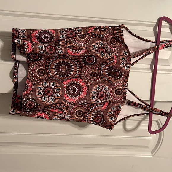 Two piece bathing suit (soft cup and adjustable straps) only worn once - Picture 2 of 5